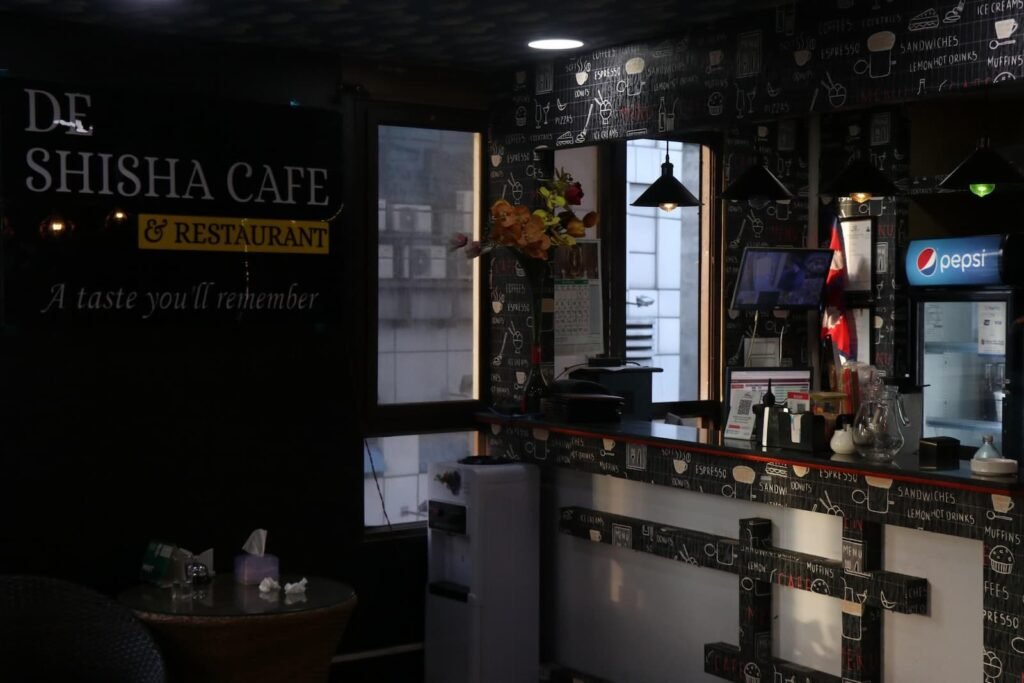 De Shisha Cafe and Restaurant